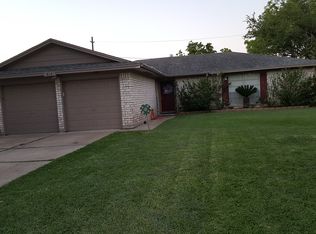 814 Westwood Dr, Port Lavaca, TX 77979