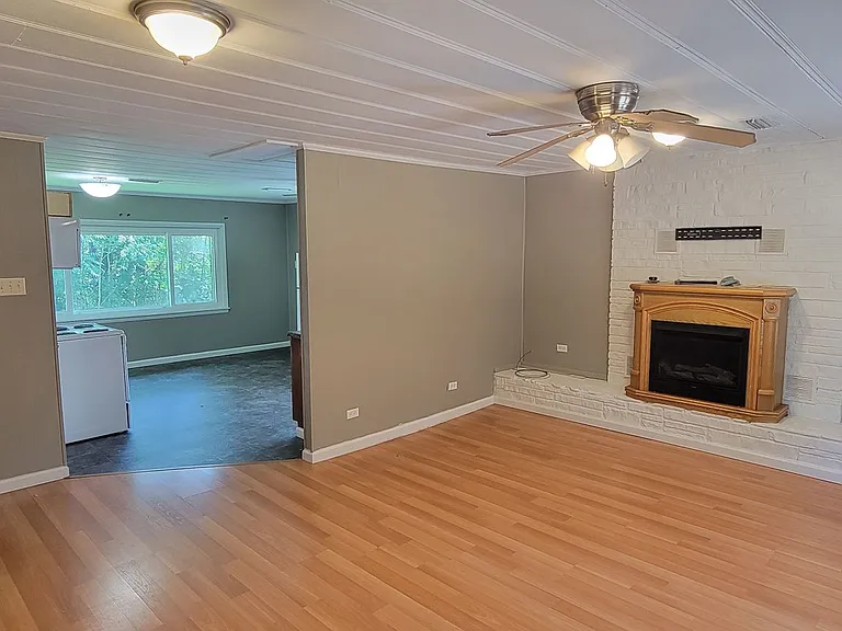 670 Arrowhead Ln — Photo 3