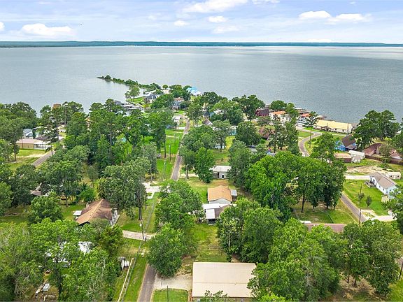 5th image of 190 Lake View Ln
