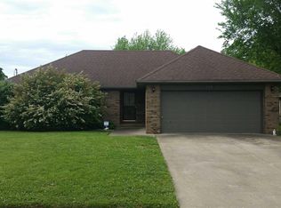 1124 W Whiteside St, Springfield, MO 65807