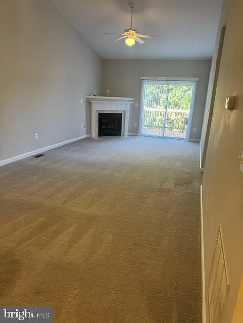 3 bed, 2.5 bath, 2047 sqft, $2,500 — Photo 3