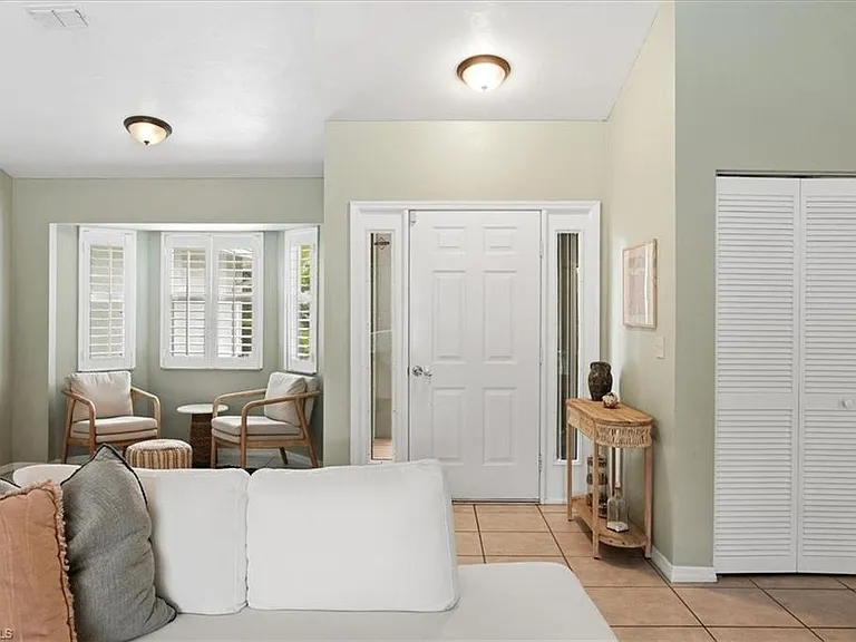 27376 Imperial Oaks Cir — Photo 3