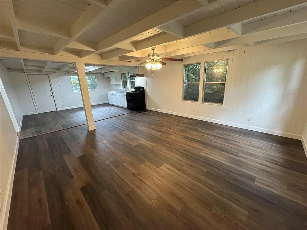 3 bed, 1.0 bath, 1089 sqft, $1,400 — Photo 3