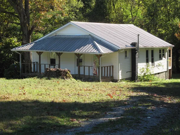 914 13th St S, La Follette, TN 37766