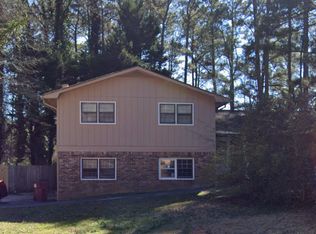 1406 Huntsmen Gln, Riverdale, GA 30296