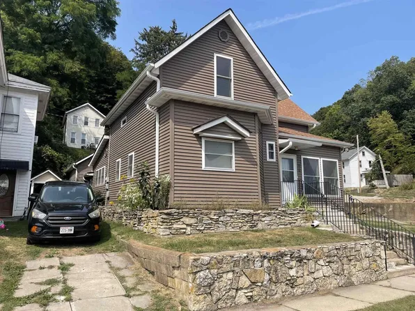 210 Ann Street, Mcgregor, IA 52157