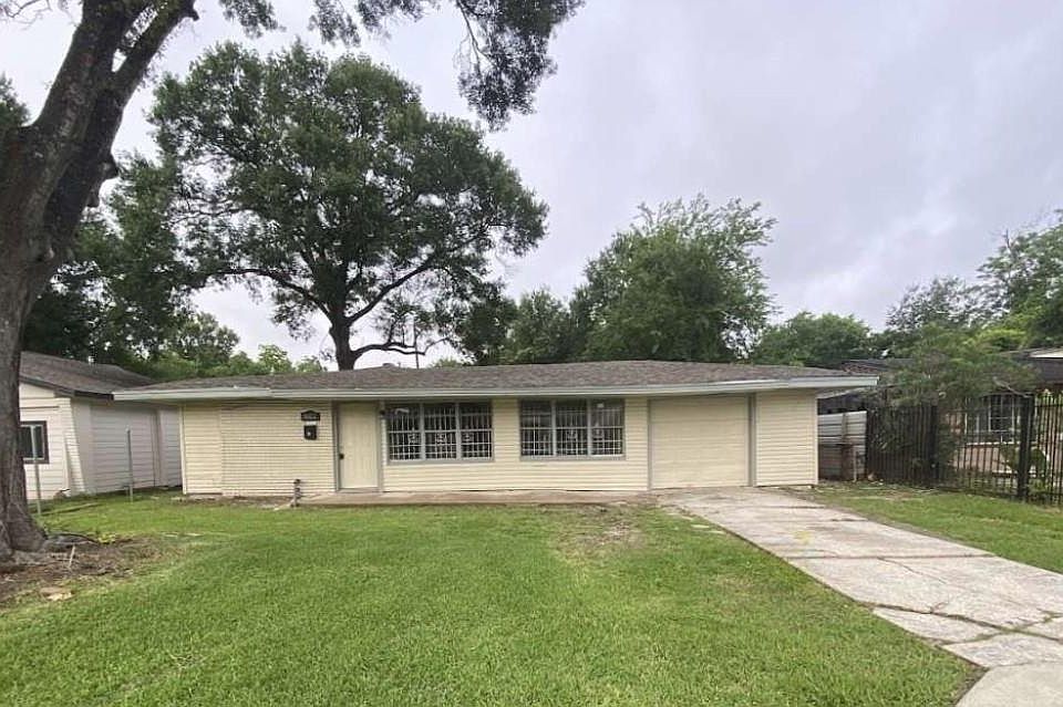 1st image of 5322 Dewberry St