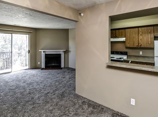 Fox Valley Apartments, Omaha, NE 68134