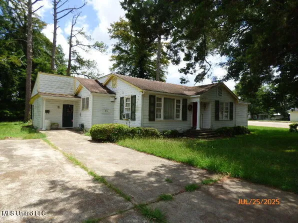 206 Pine St, Vidalia, LA 71373