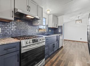 445 S Maple Grove Rd TRLR 29, Boise, ID 83709