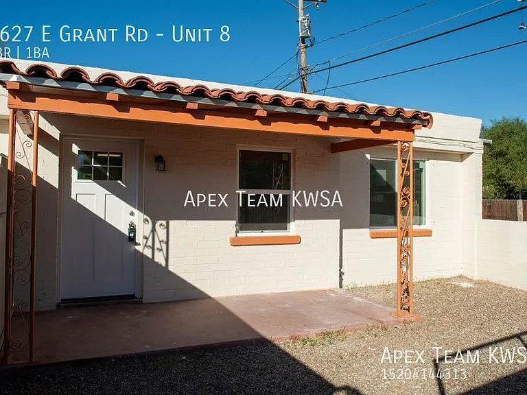 2627 E Grant Rd #8 — Photo 23