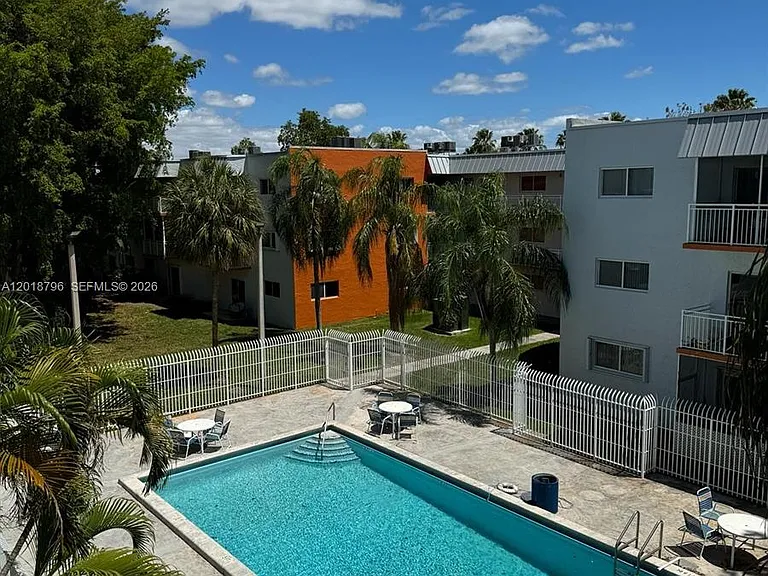11307 SW 200th St #310-B — Photo 2