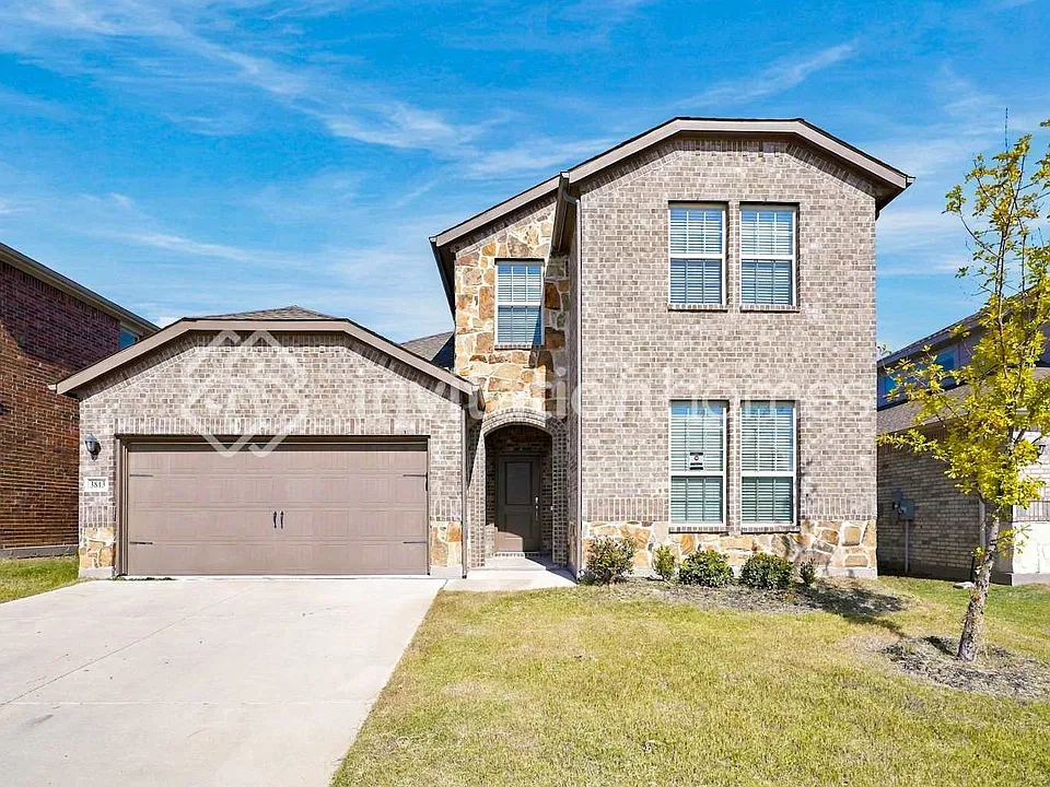 3813 Kenworth Ln