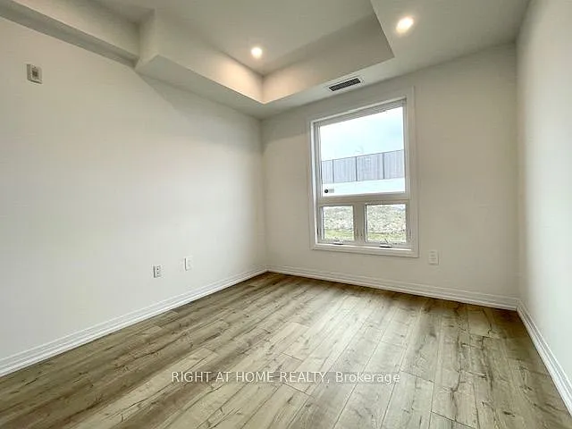 15 Kneeshaw Dr #102 — Photo 17
