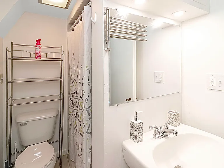 224 2nd Ave S #1 — Photo 11