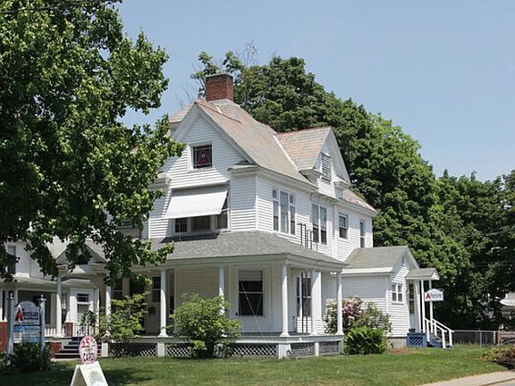 2nd image of 447 Glen St