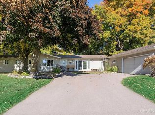 2 Hidden Creek Dr, Marquette, MI 49855