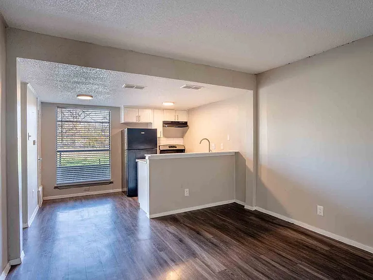 Flats at Berkman — Photo 19