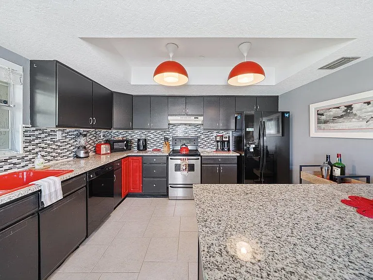 422 Blue Jay Ln — Photo 8