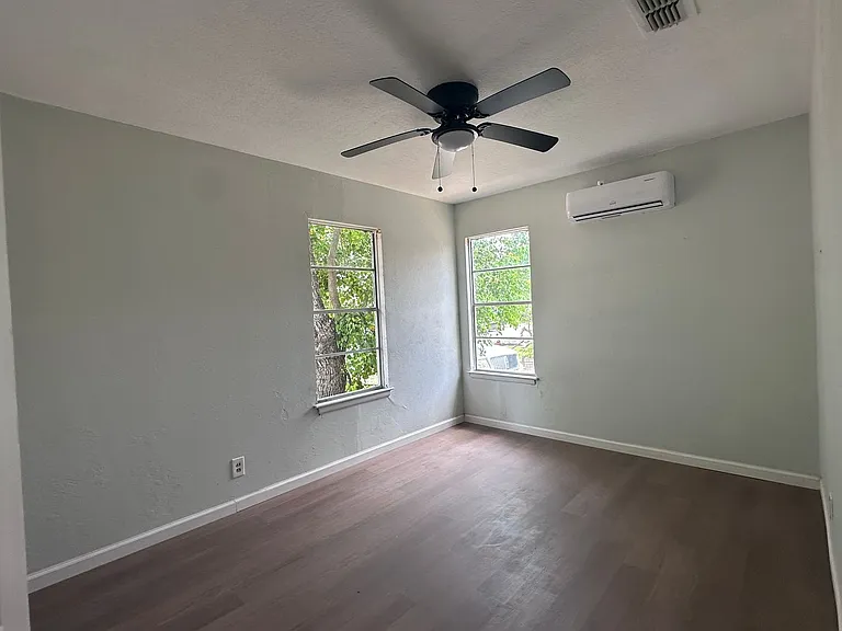 4533 Bluebelle Ln — Photo 6