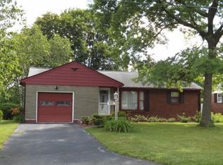 232 Garden Ln, Vestal, NY 13850