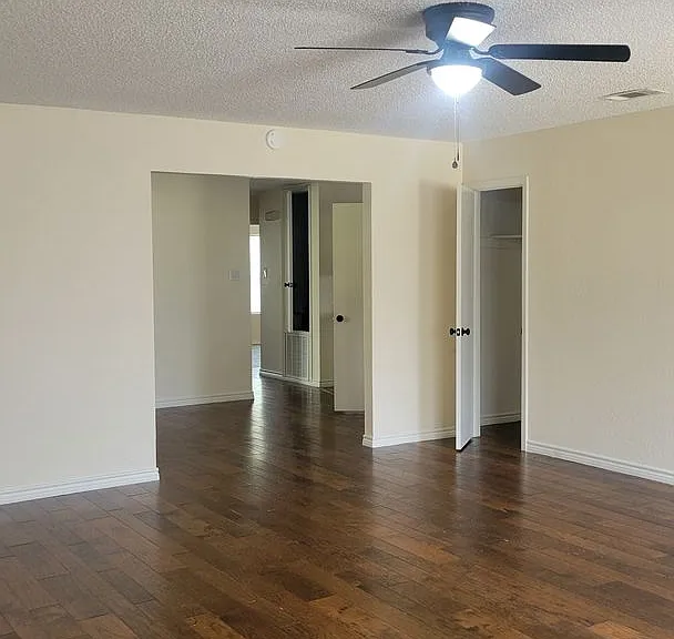 1402 Miranda Ave — Photo 4