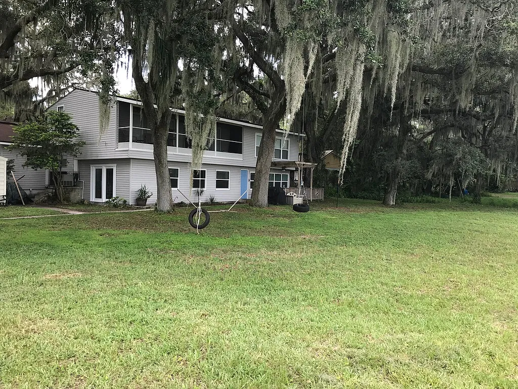 1 bed, 1200 sqft, $1,600 — Photo 3