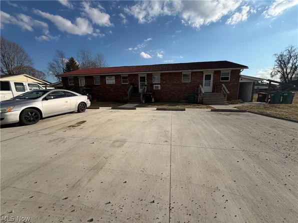 91 E 5th St, Frazeysburg, OH 43822