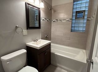 6715 S Eberhart Ave #1, Chicago, IL 60637