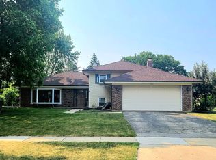 1922 Manor Ln, Mundelein, IL