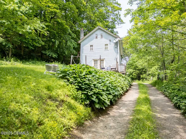 29 Robbins Rd, Bloomsburg, PA 17815