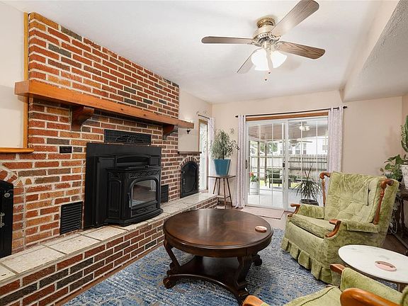 4th image of 1904 Donna Cir