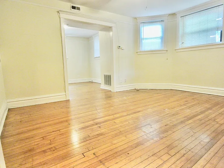 3801 N Lakewood Ave #GDN — Photo 2