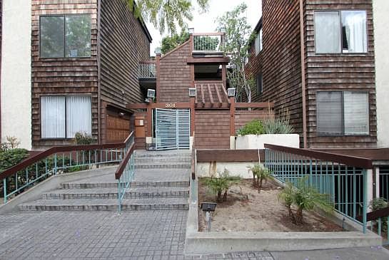 1st image of 301 N Belmont St APT 303