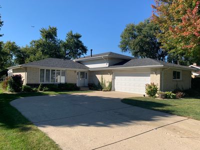 9342 S 77th Ave, Hickory Hills, IL, 60457