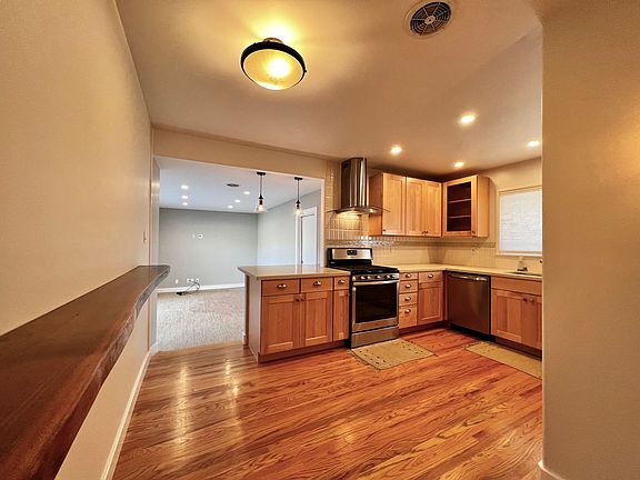 5th image of 2312 Bueno St