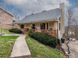 1141 Carriage Ln, New Albany, IN 47150