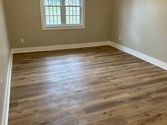 5th image of 301 Briarwood Dr