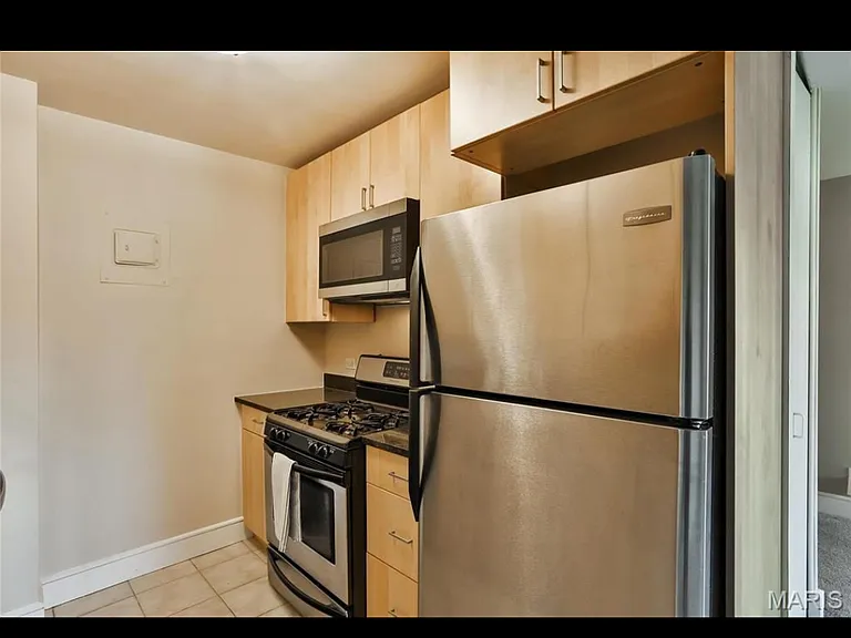 210 N 17th St #411 — Photo 19