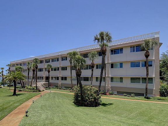 2nd image of 100 Bluff View Dr APT 311B
