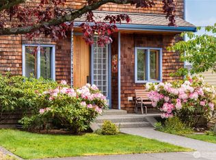 1114 10th St, Anacortes, WA 98221