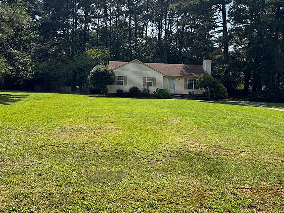 3rd image of 18462 Cherry Grove Cir