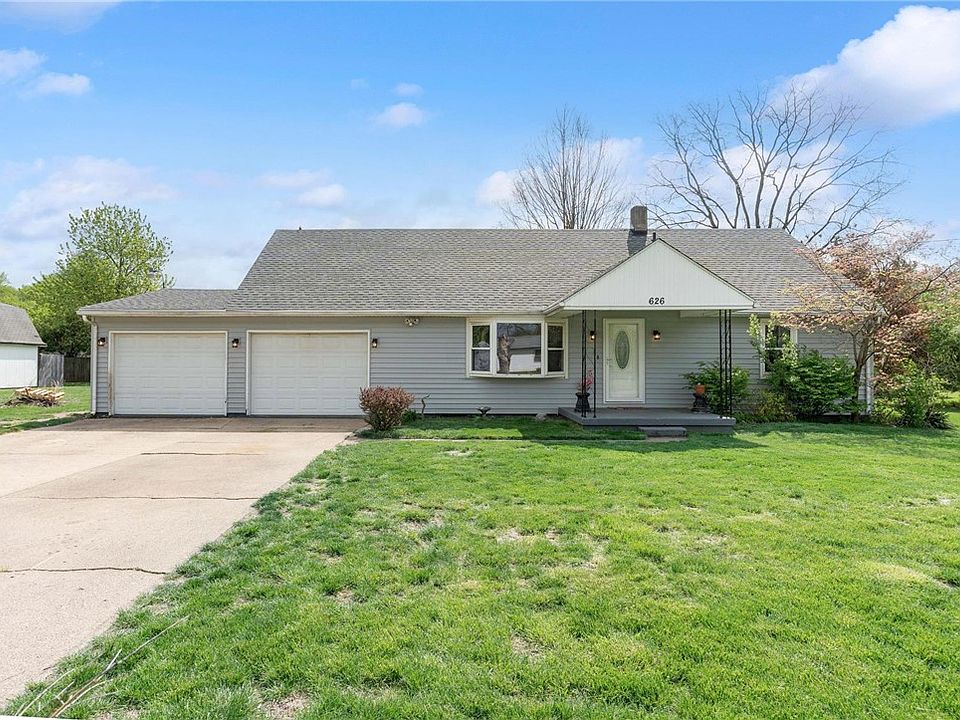 1st image of 626 W Crescent Ln