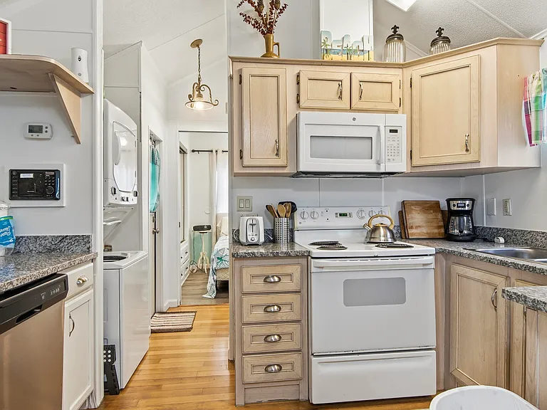 1219 Thomas Dr #91 — Photo 12