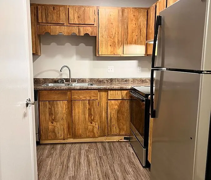 1147 Abbey Ln #B3 — Photo 2