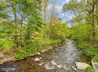 216 Old Mill Rd, Tannersville, PA 18372