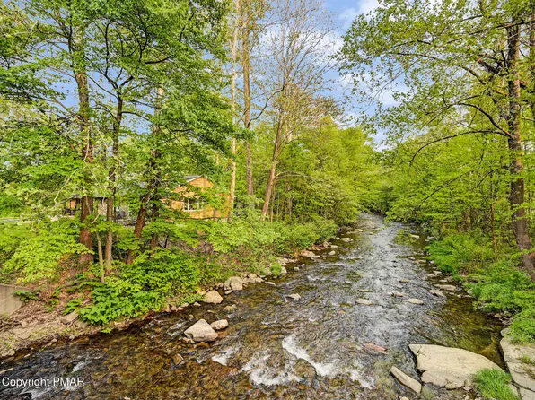 216 Old Mill Rd, Tannersville, PA 18372