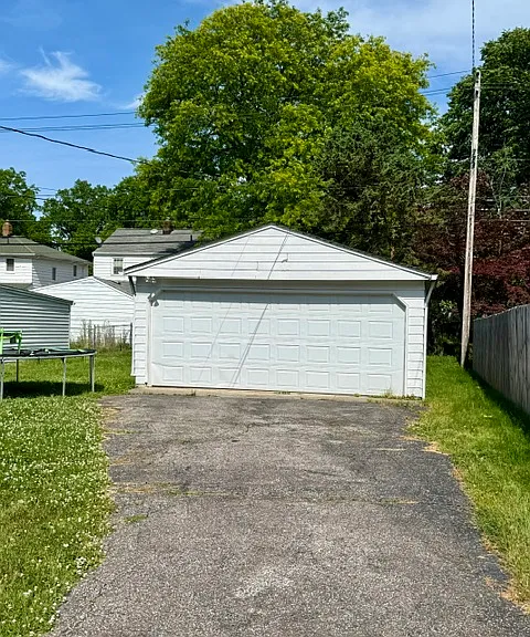 1125 Winston Rd — Photo 3