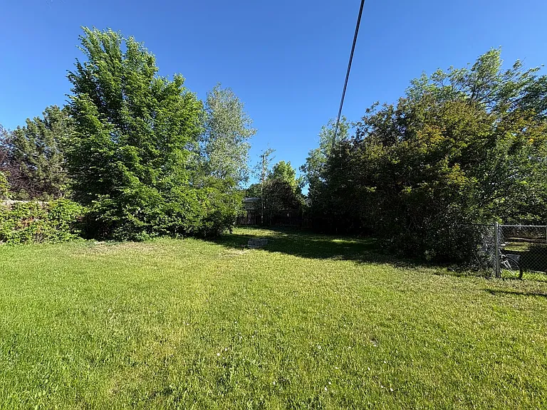 2923 & 2925 Poly Dr — Photo 13