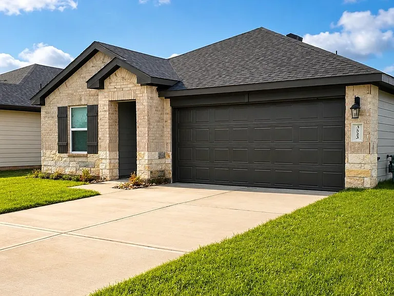 3523 Turnpike Dr — Photo 1
